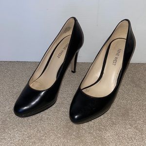 Black Nine West platform pump